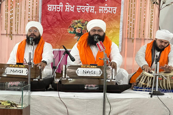 You are currently viewing ਗੁਰੂ ਨਾਨਕ ਦੇਵ ਜੀ ਦੇ ਗੁਰਪੁਰਬ ਦੀਆਂ ਚਾਰੇ ਪਾਸੇ ਲੱਗੀਆਂ ਰੌਣਕਾਂ