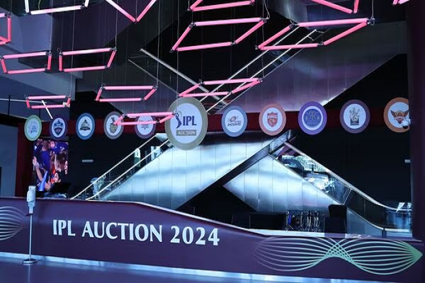 Read more about the article IPL Auction 2024: 20.50 करोड़ रुपए… इस खिलाड़ी पर पैसों की बरसात, आईपीएल इतिहास के सबसे महंगे खिलाड़ी बने