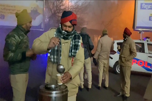 Read more about the article पंजाब पुलिस की खास पहल, रात में ड्यूटी पर तैनात कर्मचारियों को चाय, कॉफी और सूप के साथ मिलेंगे उबले हुए अंडे