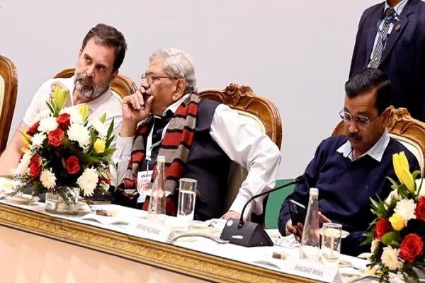 Read more about the article लोकसभा चुनाव: AAP-कांग्रेस के बीच 5 राज्यों के लिए डील फाइनल, दिल्ली में 4 सीटों पर लड़ेगी आप, कांग्रेस के खाते में कितनी सीटें; हो गया ऐलान