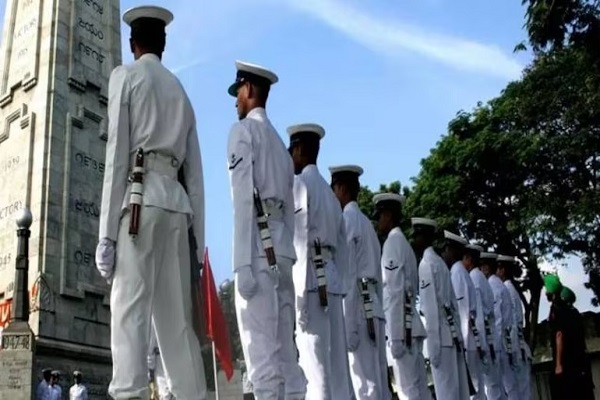 You are currently viewing भारत की बड़ी डिप्लोमैटिक जीत, कतर की अदालत ने भारतीय नौसेना के आठ पूर्व कर्मियों को किया रिहा; सुनाई गई थी मौत की सजा