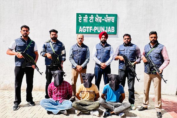 Read more about the article पंजाब पुलिस की AGTF को बड़ी सफलता, बिश्नोई-बराड़ गैंग के तीन गुर्गे गिरफ्तार; पिस्तौल और कारतूस बरामद