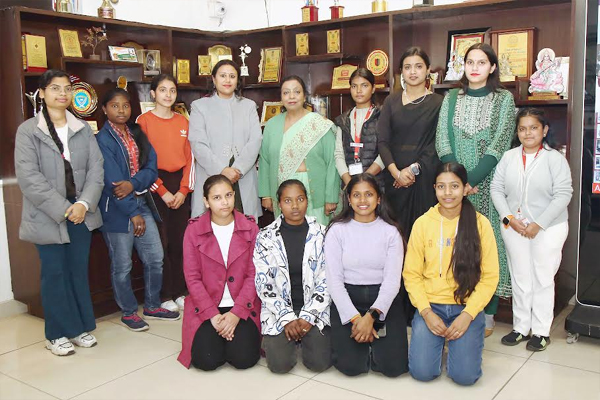 Read more about the article HMV की जर्नलिज्म की छात्राओं ने रोशन किया कॉलेज का नाम, ढेरों यूनिवर्सिटी स्थान प्राप्त कर लहराया जीत का परचम