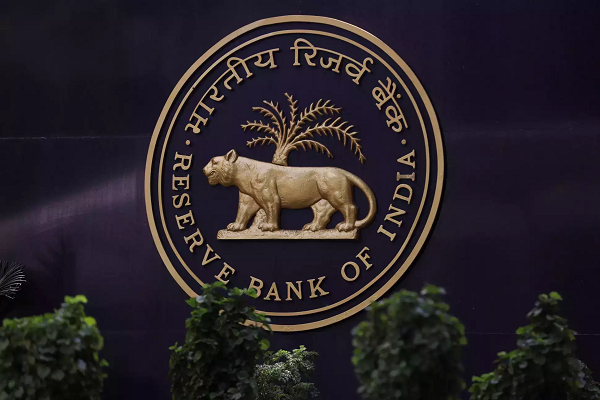 Read more about the article RBI को मिली बम से उड़ाने की धमकी, मचा हड़कंप; दिल्ली के स्कूलों के बाद एक और झटका