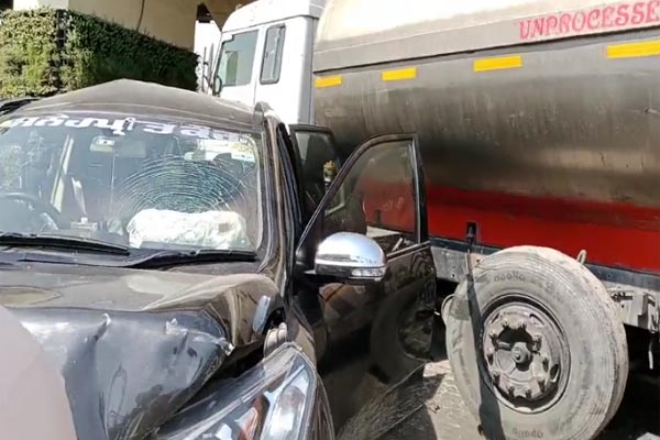 You are currently viewing जालंधर में बेकाबू तेज रफ्तार दूध टैंकर ने एक के बाद एक कई वाहनों को रौंदा, 15 घायल; यातायात बुरी तरह प्रभावित