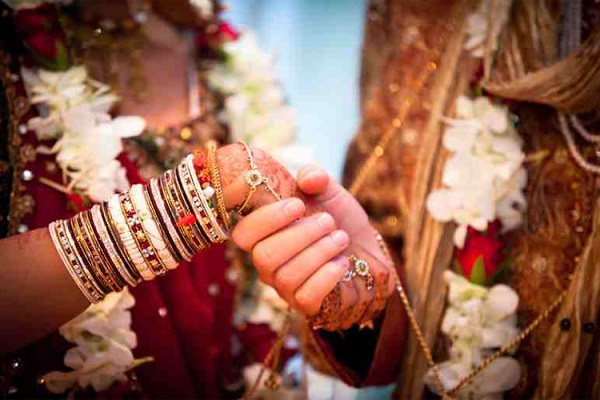 Read more about the article हिंदू विवाह के लिए कानूनन कन्यादान की रस्म जरूरी नहीं, जानिए HC ने ऐसा क्यों कहा