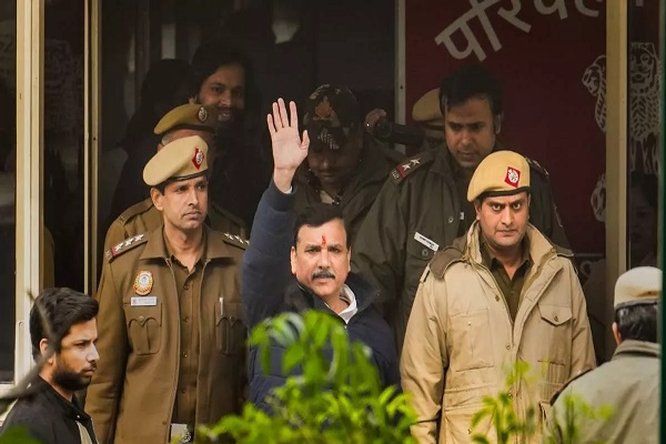 You are currently viewing बड़ी राहत: 6 महीनों बाद अब जेल से बाहर आएंगे AAP के राज्यसभा सांसद संजय सिंह, सुप्रीम कोर्ट ने दी जमानत