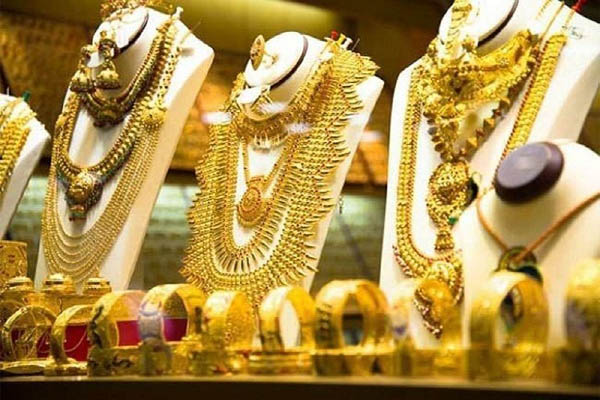 Read more about the article Gold की कीमतों में आया उछाल, चांदी फिर 90 हजार के पार निकली