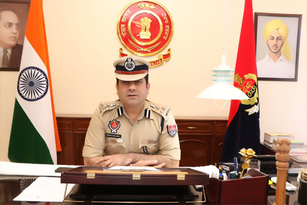 Read more about the article जालंधर पुलिस को बड़ी सफलता, DJ की धुन में नाचते हुए गोली चलाकर खून-खराबा करने वाले युवक को दबोचा
