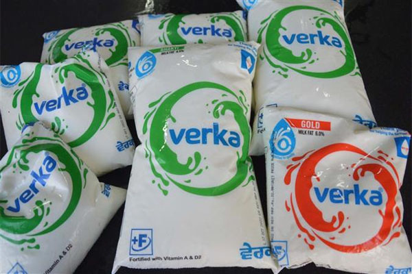 You are currently viewing Amul के बाद पंजाब से आज से Verka दूध की कीमतें बढ़ीं, इस कंपनी ने भी कीमतों में किया इजाफा