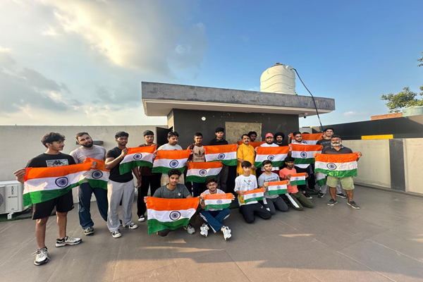 You are currently viewing लाखो क्रांतिकारी वीरों की अमानत तिरंगा अपने घर पर लहराना हर भारतीय का कर्तव्य: किशनलाल शर्मा