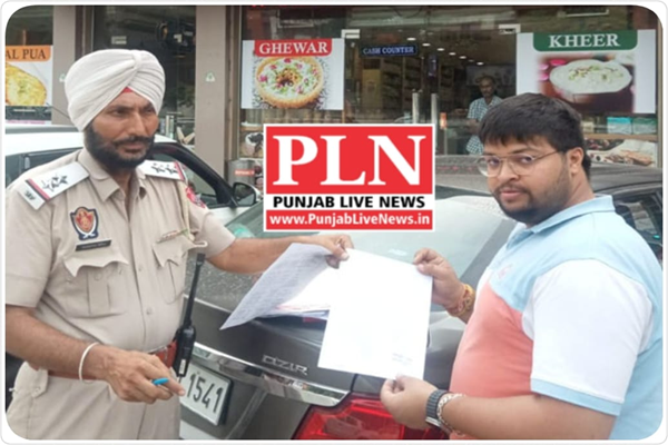 You are currently viewing Traffic नियमों की धज्जियां उड़ा राहगीरों के लिए बड़ी समस्या बनी Super Cremica Sweets, पुलिस कमिश्नर के निर्देशों पर जारी हुआ नोटिस, तीसरे Notice के बाद दर्ज होगी FIR