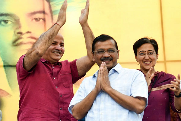 Read more about the article दिल्ली मेयर चुनाव से AAP ने किया किनारा, MCD में BJP की ‘ट्रिपल इंजन’ सरकार बनना तय- मेयर का नाम भी आया सामने