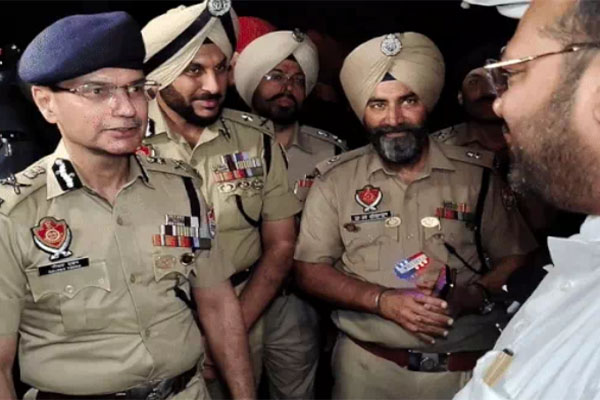Read more about the article नशे के खिलाफ ‘ऑपरेशन सतर्क’: DGP गौरव यादव आधी रात को सड़कों पर, अमृतसर-जालंधर में नाकों का किया औचक निरीक्षण