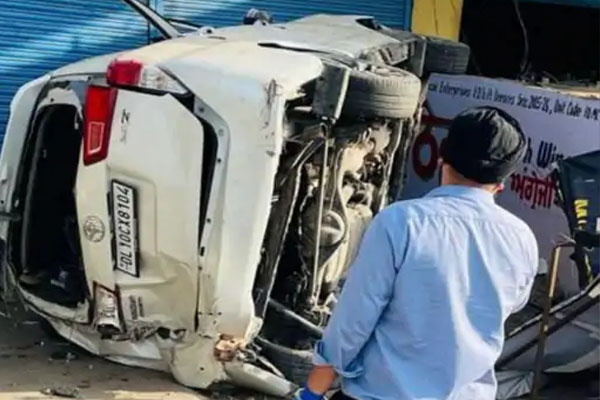Read more about the article पंजाब में बेकाबू इनोवा कार हादसे का शिकार, 2 लोगों की दर्दनाक मौत; सामने आई हादसे के पीछे की वजह