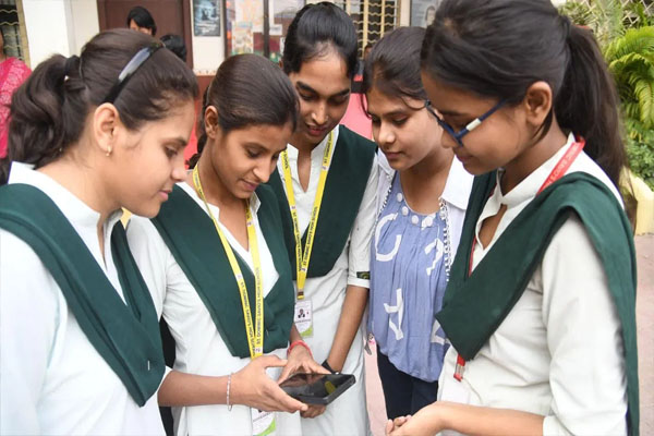Read more about the article विद्यार्थी ध्यान दें! ICSE बोर्ड कक्षा 10वीं और 12वीं के नतीजे घोषित, ऐसे चेक करें अपना रिजल्ट