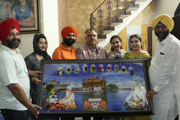 Read more about the article ਗੁਰਦੁਆਰਾ ਚਰਨ ਕੰਵਲ ਸਾਹਿਬ ਵਿਖੇ ਆ ਕੇ ਮਿਲੀ ਮੇਰੇ ਮਨ ਨੂੰ ਸ਼ਾਂਤੀ: ਤਰੁਨ ਚੁੱਗ