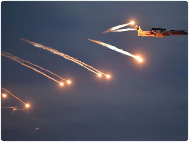 You are currently viewing भारत ने किया PAK पर हमला, Air Strike कर पाकिस्तान पर दागी 24 मिसाइलें, लश्कर-जेश के हेड क्वाटर तबाह, 70 आतंकी ढेर, डिफेंस सिस्टम ने मार गिराए Pak के दो ‘चीनी’ फाइटर जेट