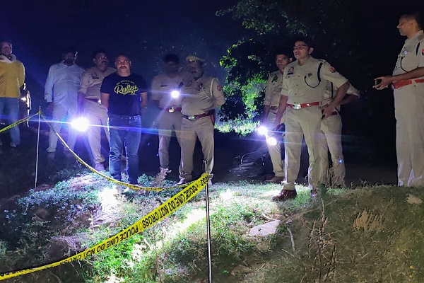 Read more about the article पुलिस के साथ मुठभेड़ में 1 लाख का इनामी बदमाश ढेर, बुलेट प्रूफ जैकेट ने बचा ली SHO की जान; 48 से अधिक आपराधिक मामलों में वांछित था सोनू पासी