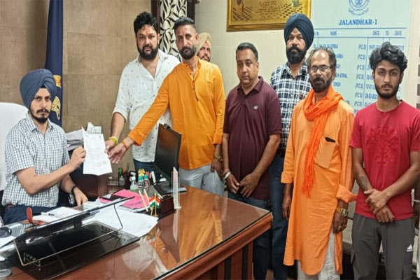 Read more about the article खालिस्तानियों पर सख्त करवाई की मांग को लेकर शिव सेना शिंदे ने राजयभर में राष्ट्रपति के नाम दिए मांग पत्र: रोहित जोशी
