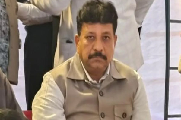 Read more about the article MLA रमन अरोड़ा को आज कोर्ट में पेश कर रिमांड हासिल करेगी विजिलेंस, सुबह फिर घर की तलाशी लेने पहुंची टीम; समधी-PA के घर भी छापेमारी