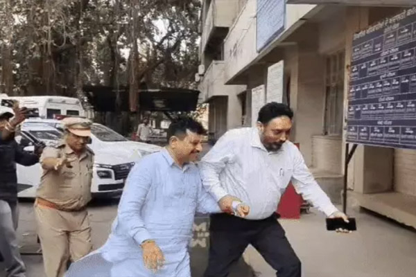 You are currently viewing जालंधर: MLA रमन अरोड़ा भ्रष्टाचार मामले में नए खुलासे, घर से बरामद हुए नगर निगम के फर्जी नोटिस
