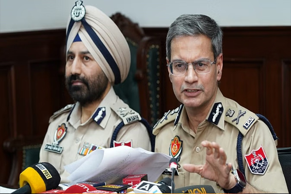 You are currently viewing पाकिस्तान के लिए जासूसी कर रहा था पंजाब का ये Youtuber, पुलिस ने किया गिरफ्तार