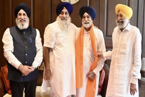 Read more about the article पंजाब में BJP को झटका: सिकंदर सिंह मलूका की अकाली दल में वापसी, सुखबीर बादल ने जताई खुशी