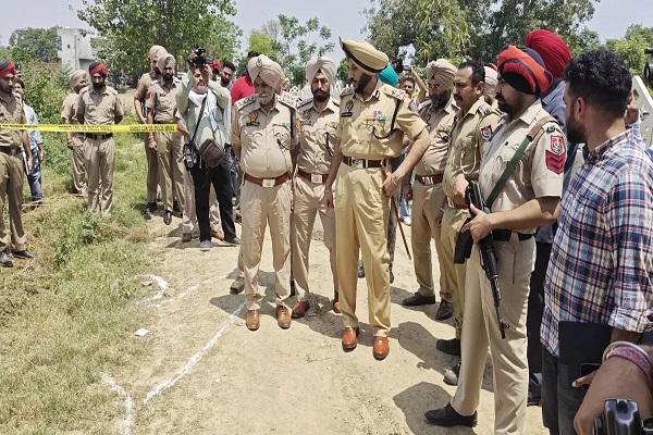 Read more about the article पंजाब में लुटेरों का आतंक: पहले ट्रक चालक से की मारपीट फिर कर दी फायरिंग; लुटेरे ट्रक लेकर फरार
