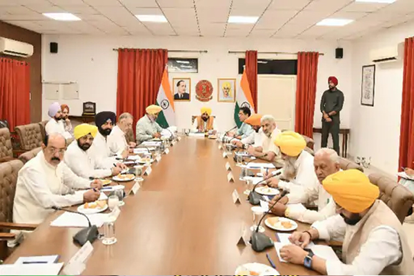 Read more about the article पंजाब कैबिनेट का बड़ा फैसला, हजारों परिवारों को दिया ये बड़ा फायदा