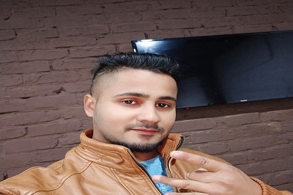 Read more about the article जालंधर में दर्दनाक हादसा: बंदूक साफ करते हुए गोली लगने से बैंक गार्ड की मौत, मासूम बच्चे के सिर से उठा पिता का साया