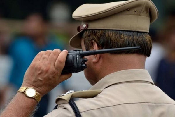 Read more about the article जालंधर में चौंका देने वाली घटना: थाने से DSP का बेटा जेल में बंद आरोपी की गाड़ी लेकर फरार, CCTV में खुला राज