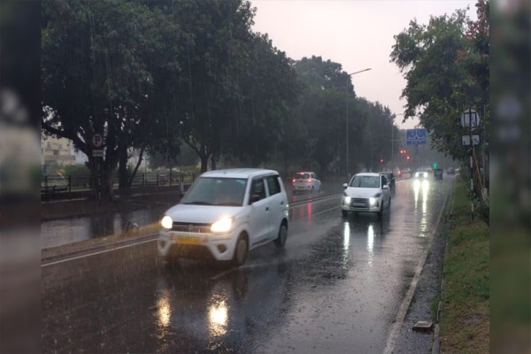 You are currently viewing पंजाब में मानसून की दस्तक, भीषण गर्मी से मिली राहत, कई जिलों में ऑरेंज अलर्ट जारी