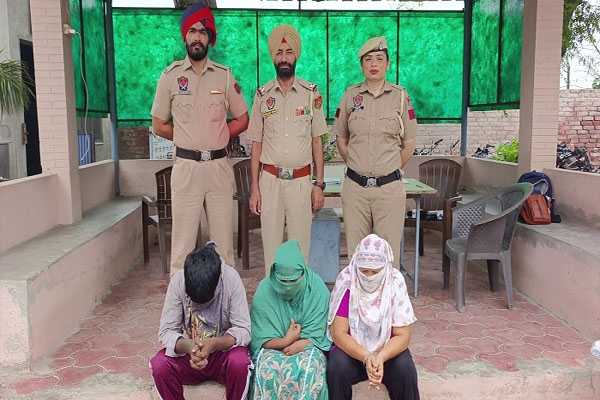Read more about the article पंजाब में फर्जी शादी कराकर लाखों ठगने वाले ‘लुटेरी दुल्हन’ गैंग का पर्दाफाश, पुलिस ने 3 सदस्यों को किया गिरफ्तार
