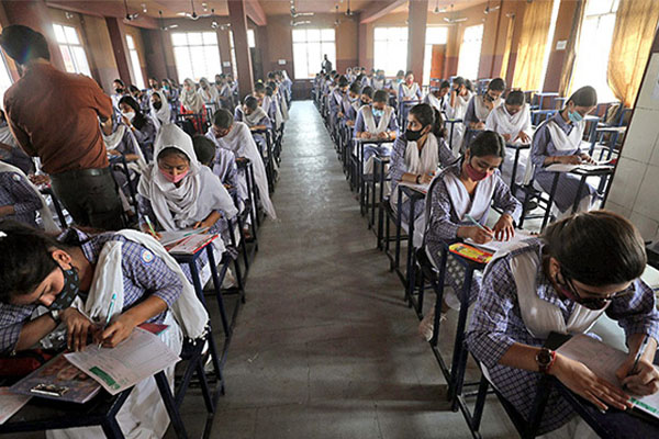 Read more about the article पेरेंट्स की बढ़ी चिंता! एक साथ 20 स्कूलों को मिली बम से उड़ाने की धमकी, हफ्ते में तीसरी बार मचा हड़कंप