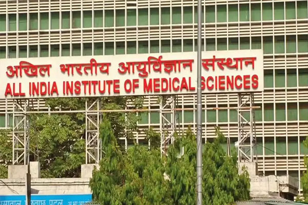 Read more about the article AIIMS से क्यों भाग रहे हैं डॉक्टर? 429 ने छोड़ी नौकरी, सामने आई बड़ी वजह