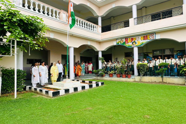 Read more about the article Swami Mohan Dass Model School ने देशभक्ति के जोश के साथ मनाया 79वां स्वतंत्रता दिवस