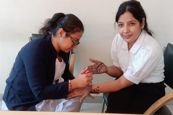 Read more about the article Innocent Hearts में मनाया गया करवा चौथ का त्योहार, मेहंदी प्रतियोगिता में अनमोल और नेल आर्ट में सोनम ने मारी बाजी