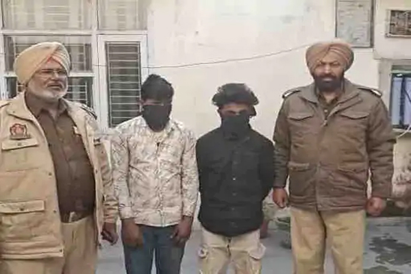Read more about the article बीमा क्लेम के लालच में लुटेरी बन गई पत्नी, 19 लाख की लूट का जालंधर पुलिस ने किया पर्दाफाश, साजिश जानकर रह जाएंगे हैरान