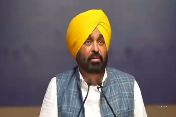 Read more about the article पंजाब में बड़ा आतंकी अलर्ट, दोपहर 3:11 बजे ट्रेनों में धमाके की धमकी; CM मान भी निशाने पर