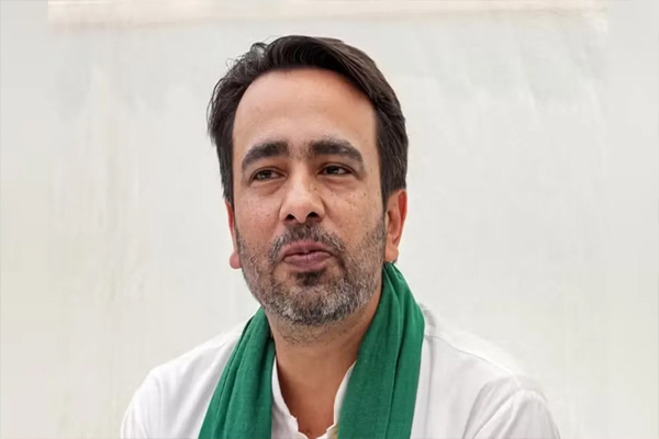 Read more about the article केंद्रीय मंत्री को मिली जान से मारने की धमकी, कॉलर के पास मिली टूर प्लान की सीक्रेट फाइल से मची सनसनी