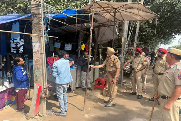 Read more about the article दुकानदारों के लिए जालंधर पुलिस का सख्त अल्टीमेटम. आपके पास बचे हैं सिर्फ 48 घंटे, वरना…इन बाजारों में हड़कंप