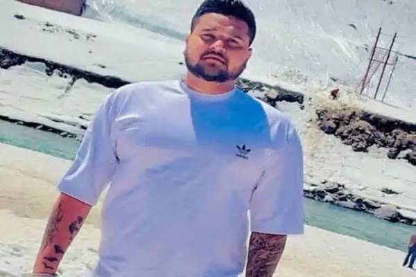 Read more about the article ‘उसने मुझे बहुत परेशान किया…’ कुंवारी बताकर प्यार, फिर रेप केस की धमकी; ब्लैकमेलिंग से तंग आकर युवक ने फंदे पर लटकते हुए बनाया 21 सेकेंड का VIDEO