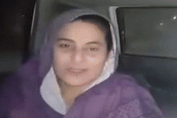 Read more about the article ‘गंदे वीडियो से ब्लैकमेल कर किया जबरन निकाह’, पाकिस्तान गई पंजाब की सरबजीत का रो-रोकर बुरा हाल, अब भारत लौटने की लगाई गुहार