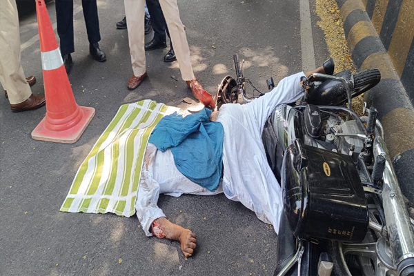 You are currently viewing जालंधर में पंजाब रोडवेज की बस ने बाइक सवार को बेरहमी से कुचला, मौके पर दर्दनाक मौत; आरोपी चालक मौके से फरार