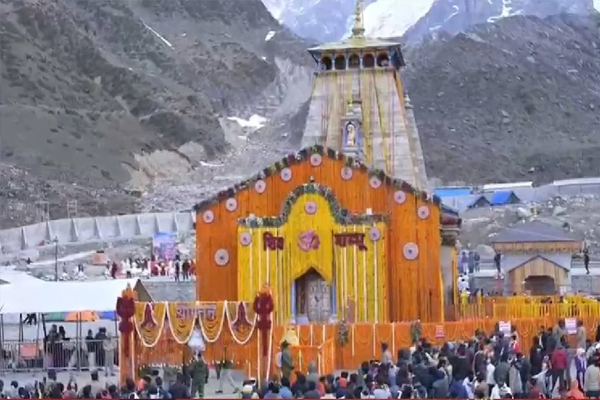 Read more about the article देवभूमि में गूंजेंगे जयकारे: 19 अप्रैल से शुरू हो रही चारधाम यात्रा, कैसी होगी सुरक्षा व्यवस्था? जानें पूरी डिटेल्स