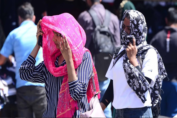 Read more about the article पंजाब में शुरू हुआ गर्मी का टॉर्चर, 41 डिग्री पहुंचा पारा; मौसम विभाग ने अगले 4 दिनों के लिए जारी किया येलो अलर्ट