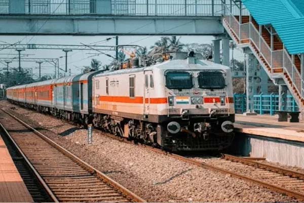 You are currently viewing यात्रीगण कृपया ध्यान दें! दिल्ली-पंजाब रूट की ये अहम ट्रेनें आज रहेंगी रद्द, स्टेशन जाने से पहले जरूर पढ़ लें यह खबर