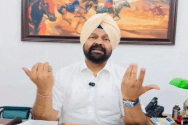 Read more about the article AAP विधायक की गाड़ी रोकने पर बवाल, भड़के डिंपी ढिल्लों ने ASI को करवाया सस्पेंड, बोले- ‘उसने अपनी पावर दिखाई, मैंने अपनी’