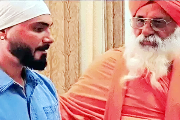 You are currently viewing पिता की बीमारी सुन न्यूजीलैंड से चला बेटा मलेशिया में फंसा, 16 दिन नर्क काटने के बाद जालंधर के आकाश की ऐसे हुई वतन वापसी
